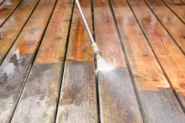 Best Pool Deck Cleaning  in Briarcliff Manor, NY